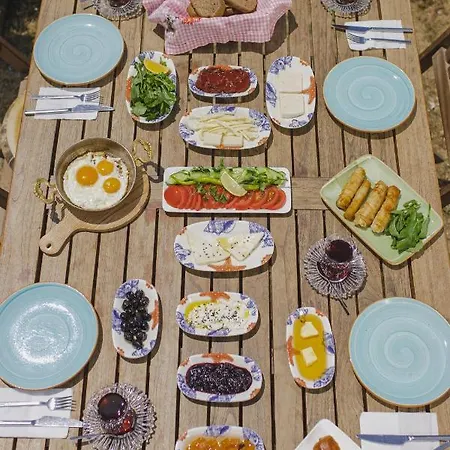Lavantali Konak Restoran ホテル *