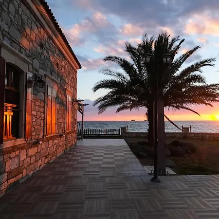 Lavantali Konak Restoran ホテル セェフェリヒサール