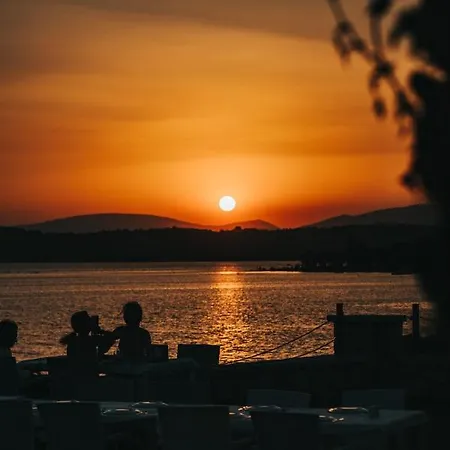 Lavantali Konak Restoran ホテル *