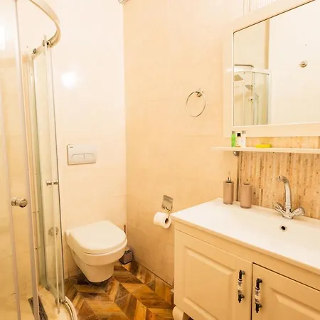 Lavantali Konak Restoran ホテル セェフェリヒサール