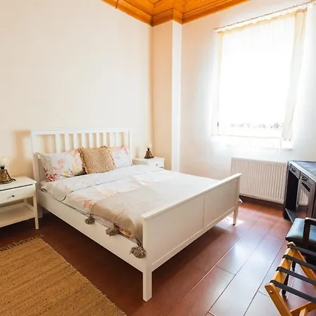 Lavantali Konak Restoran * セェフェリヒサール