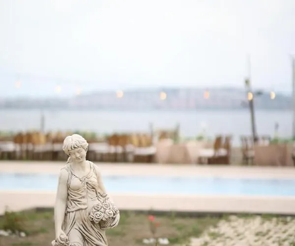 Lavantali Konak Restoran Hotel