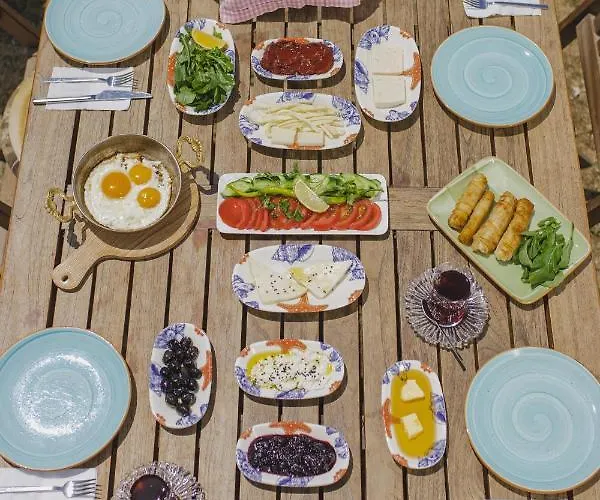 Lavantali Konak Restoran Hotel *